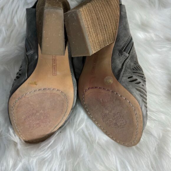 Vince Camuto Kimora Grey Perforated Suede Slingback Sandals Sz 7 - Picture 5 of 5